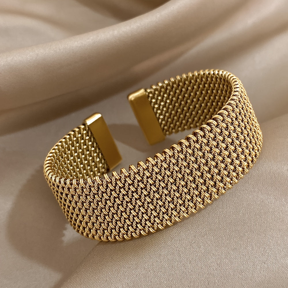 Raya – Armband mit eingraviertem Kabeldesign