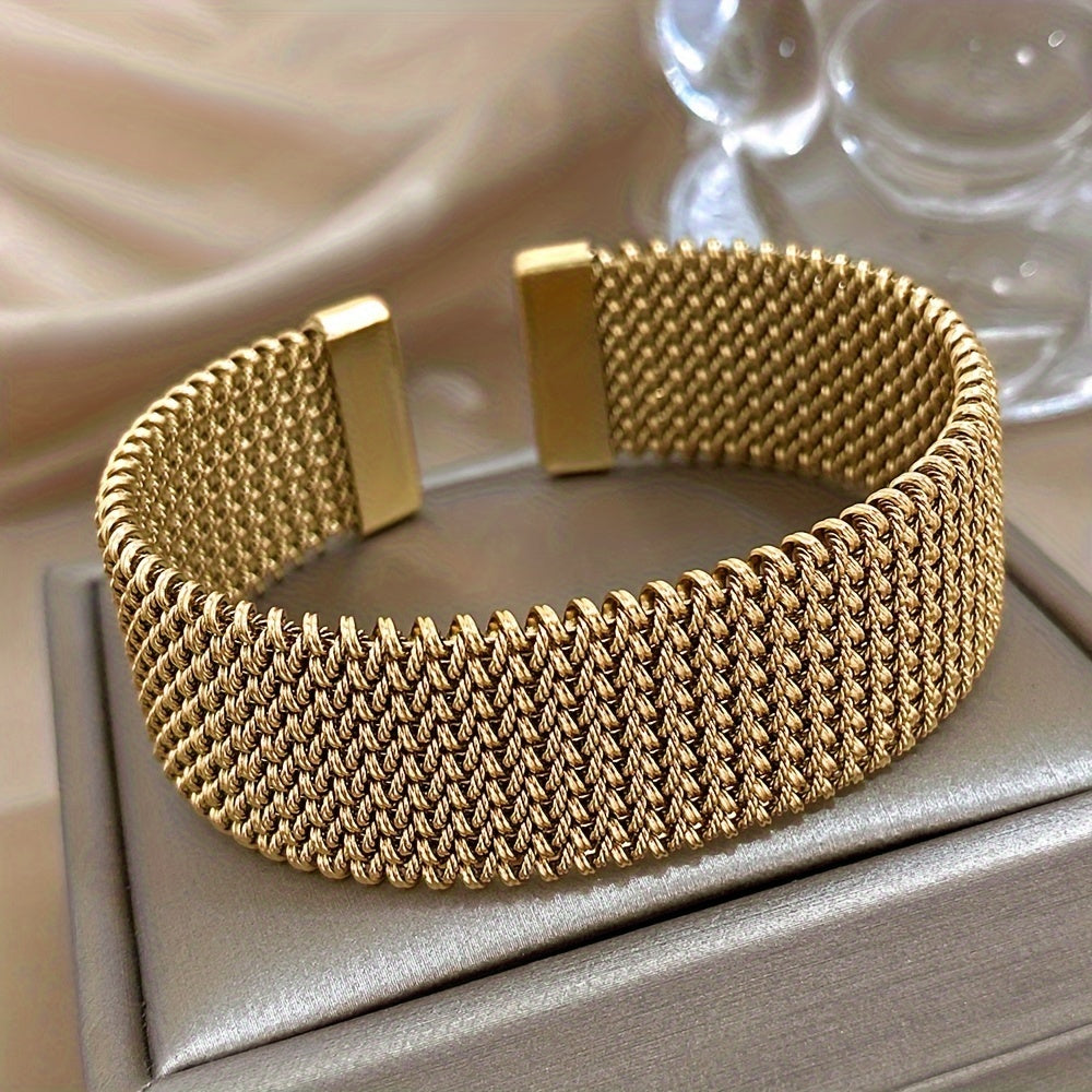 Raya – Armband mit eingraviertem Kabeldesign