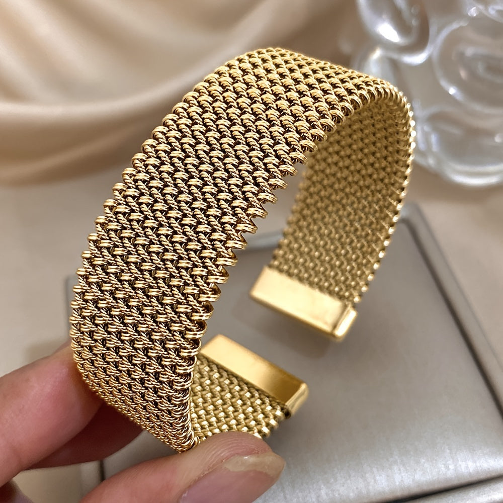 Raya – Armband mit eingraviertem Kabeldesign