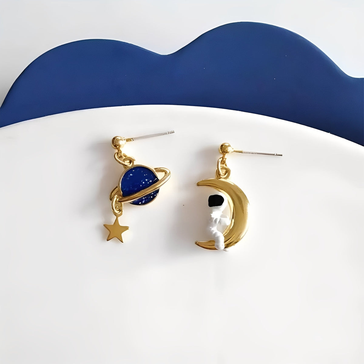 Luna – Ohrringe mit Astronaut und Planet