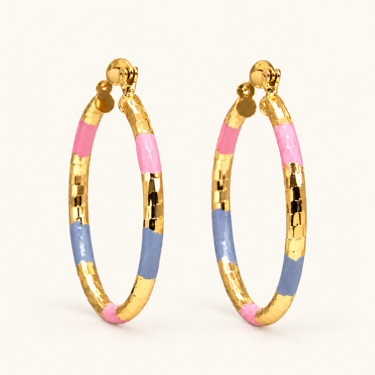 Delphine – Vintage Goldohrringe mit Farben
