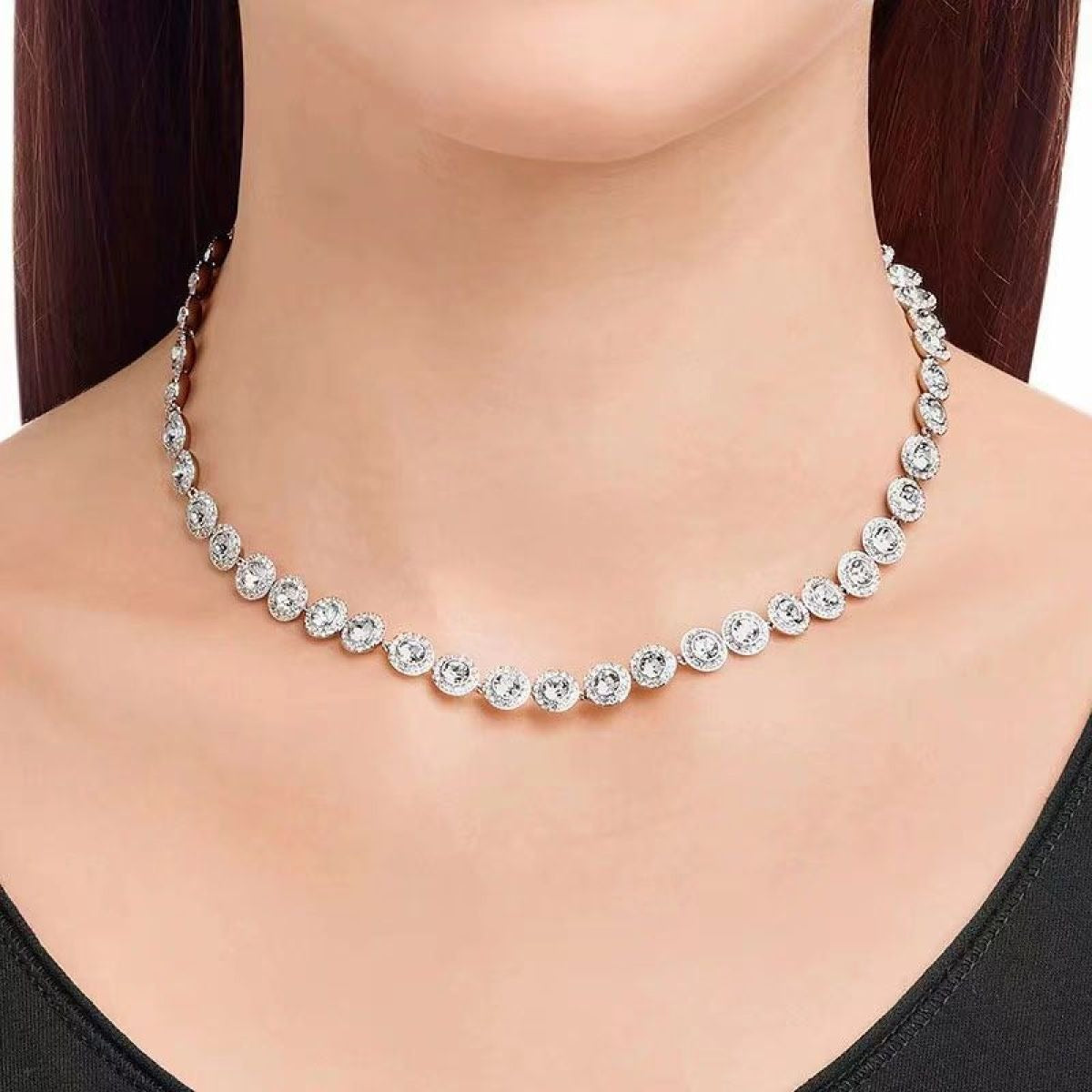Victoria – Halskette und Armband mit einem glänzenden runden Knopf