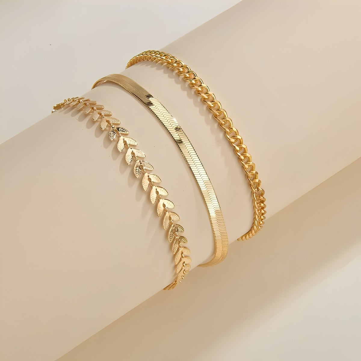 Odelia – Schicke goldfarbene Fußkette